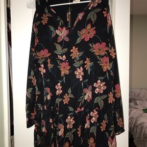 HOLLISTER SHOULDER CUT-OUT DRESS
